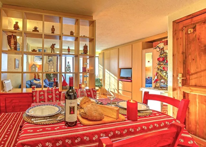 Claire - Relax Con Splendida Vista - Cour 0081 *